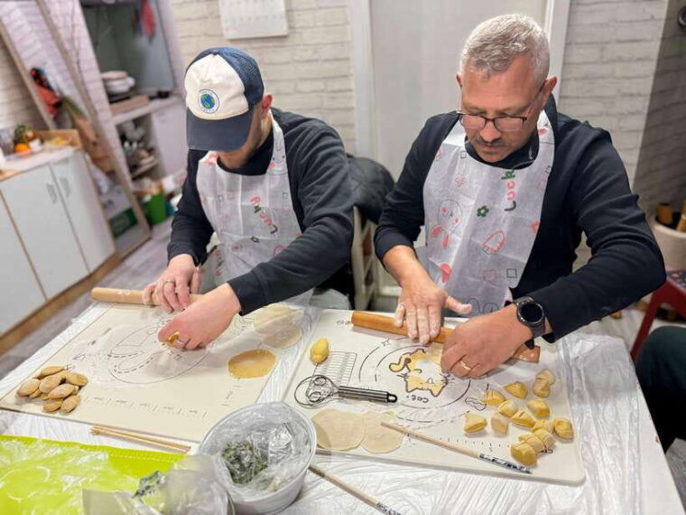 shanghai-dumpling-making-taste-local-food-tip-based-w-vegan