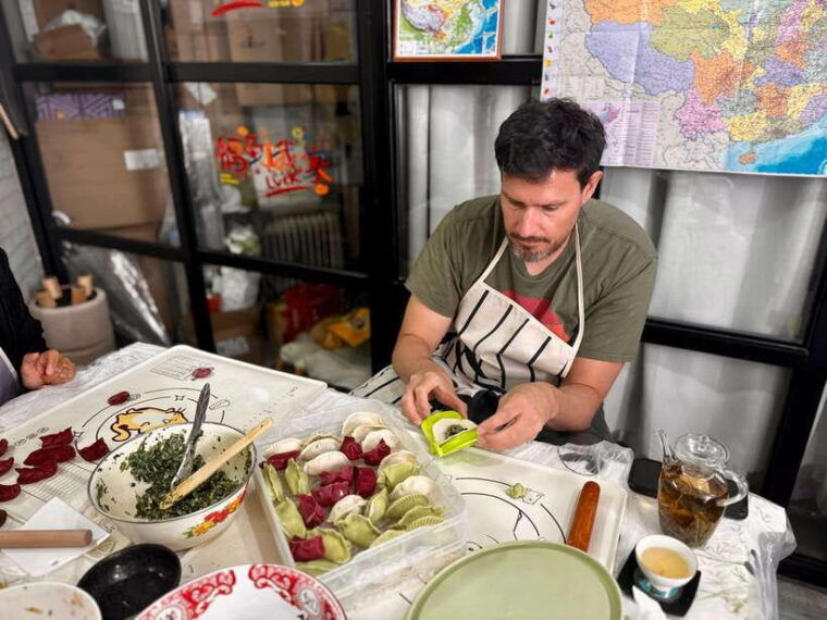 shanghai-dumpling-making-taste-local-food-tip-based-w-vegan