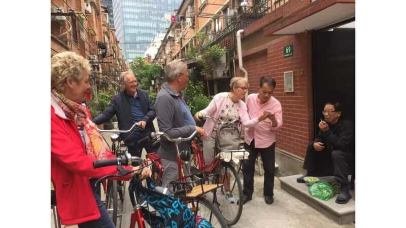 Shanghai: Guided Bike Tour with Baozi Tasting - Key Points