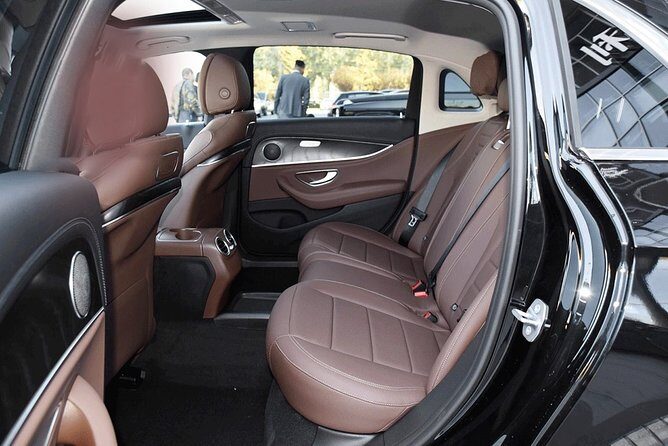 Shanghai Hotels to Shanghai Pudong Airport Private Transfer. - Key Points