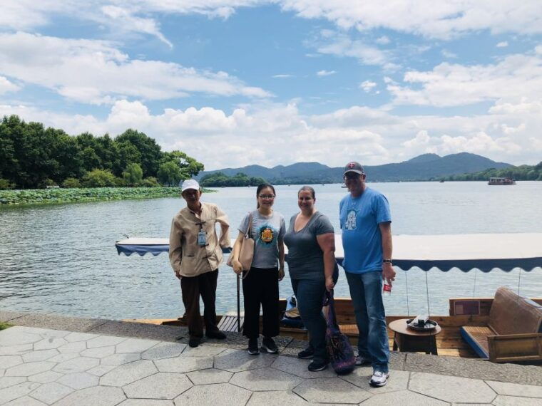 shanghai-private-guided-tour-to-hangzhou-by-bullet-train