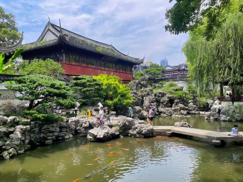 Shanghai: Private Yu Garden 1.5 Hour In-depth Guided Tour - Discover the Hidden Charm of Shanghai’s Yu Garden on a Private 1.5-Hour Guided Tour