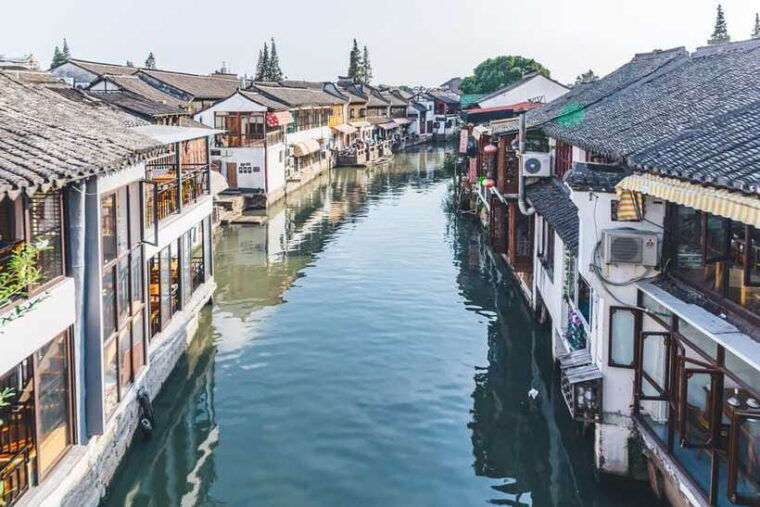 shanghai-zhujiajiao-water-town-and-city-private-day-tour