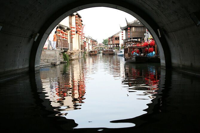 Shanghai: Zhujiajiao Water Town tour with Hanfu Photos - Things to Keep in Mind