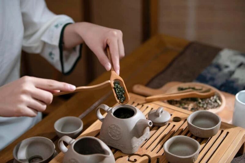 Shanghai: Zhujiajiao Water Town with Tea Ceremony Experience - In-Depth Look at the Zhujiajiao Water Town Experience