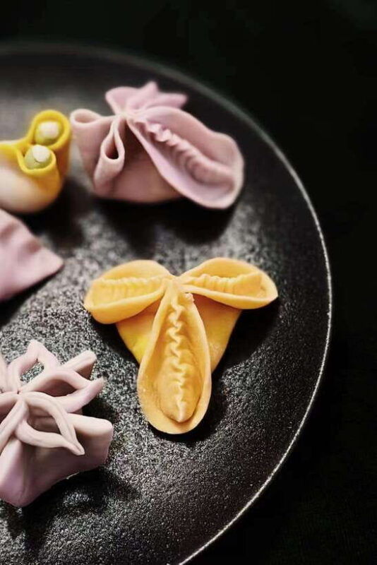 shanghaiart-steamed-dumpling-making-in-shanghai-style-lane