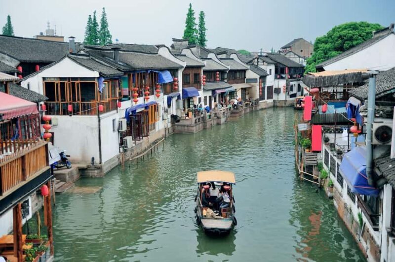 ShanghaiOld Town, Yu Garden, Zhujiajiao Water Town Bus Tour - What Reviewers Say