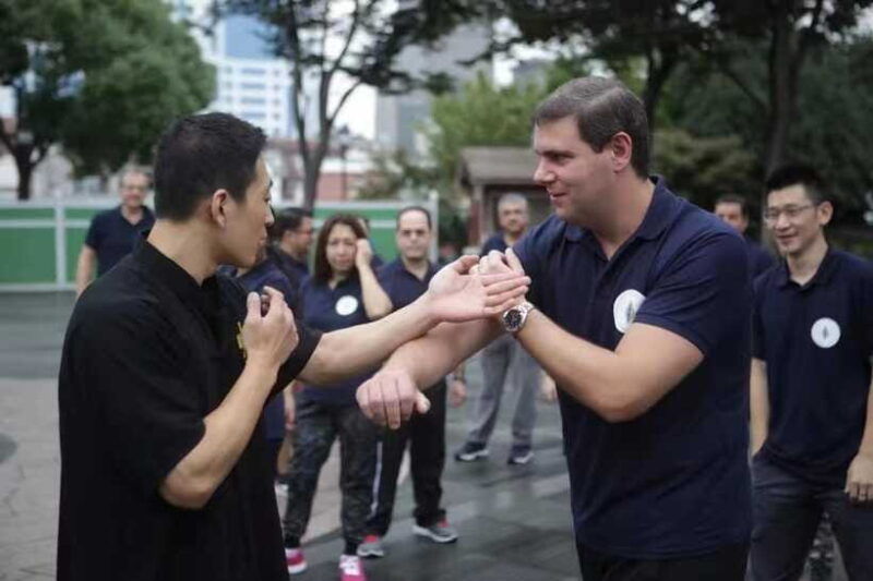 shanghaitai-chi-experience-in-a-scenic-park