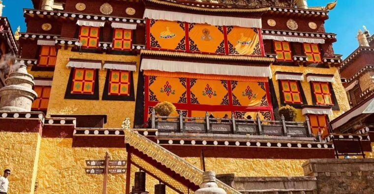 shangri-la-area-private-day-tour