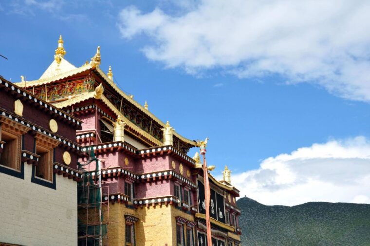 shangri-la-area-private-day-tour