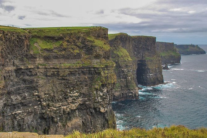 shannon-airport-to-the-cliffs-of-moher-en-route-to-galway