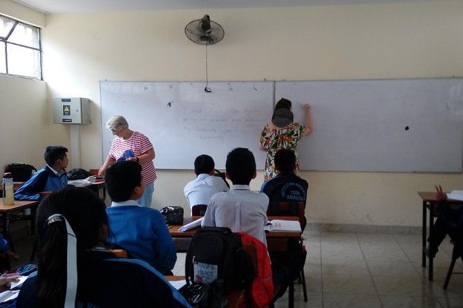 shanty-town-lima-traditional-communities