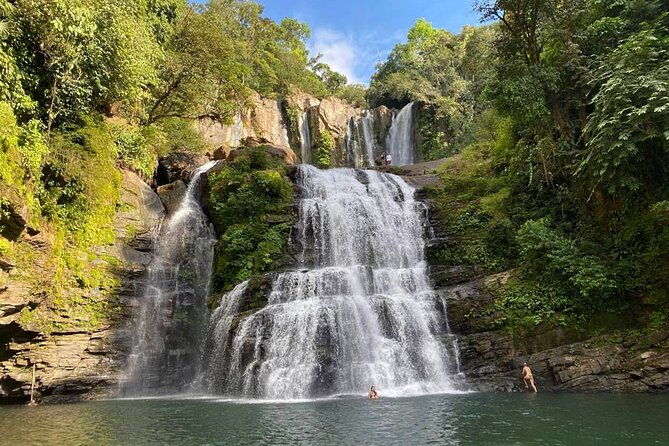 shared-6-hours-nauyaca-waterfall-adventure