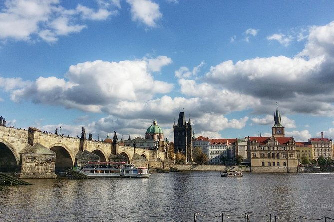shared-arrival-transfer-prague-airport-to-hotels