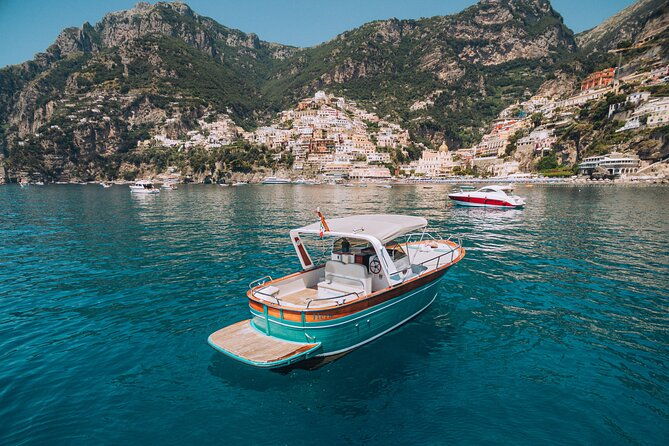 shared-boat-tour-of-positano-amalfi-and-sorrento-coast
