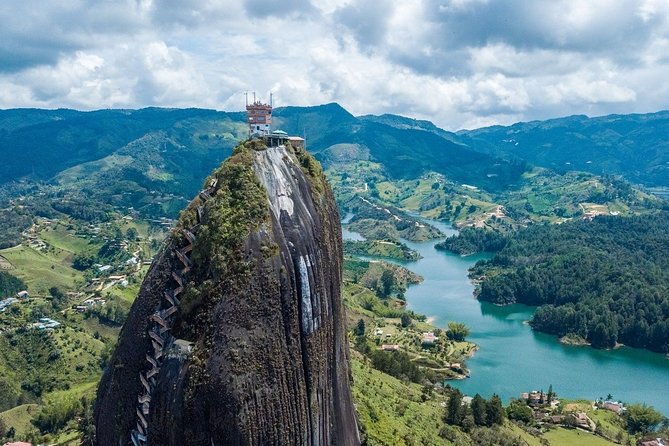 shared-guatape-and-el-penol-from-medellin