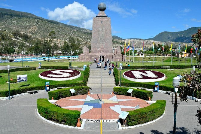 shared-middle-of-the-world-monument-tour