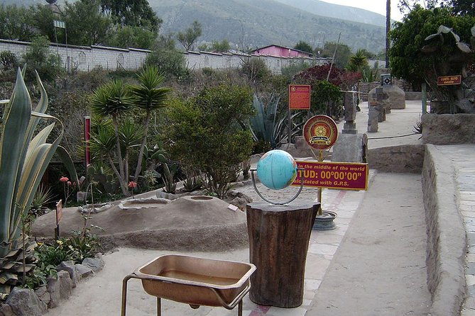 shared-middle-of-the-world-monument-tour
