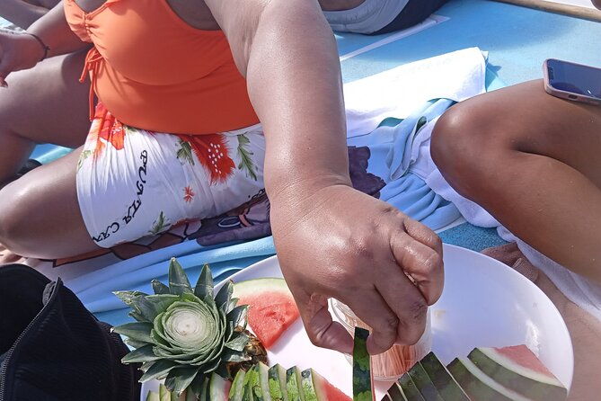 shared-party-boat-cruise-snorkel-in-wonderful-time-in-paradise