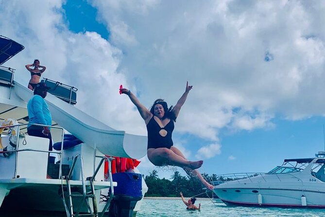 shared-party-boat-cruise-snorkel-in-wonderful-time-in-paradise