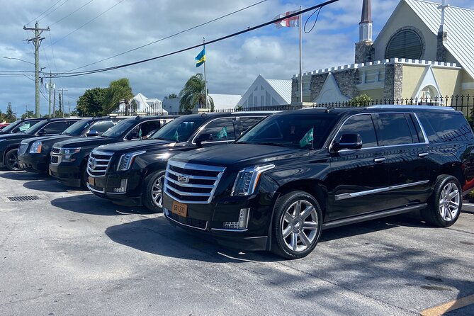 shared-round-trip-limousine-transfer-to-the-port-lucaya-market