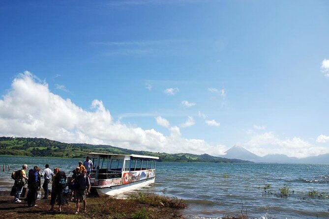 shared-shuttle-arenal-to-monteverde