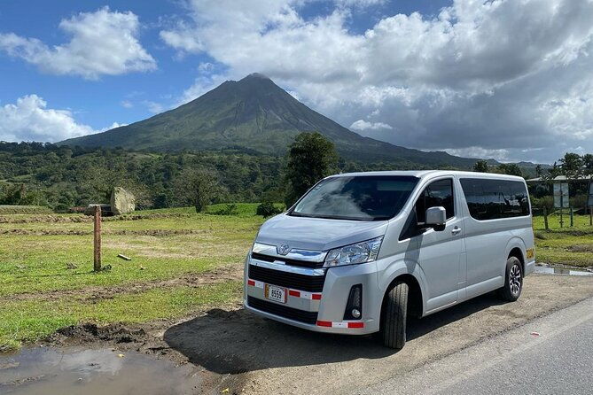 shared-shuttle-arenal-to-monteverde