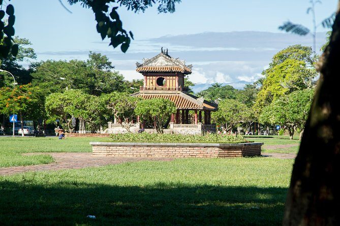 Shared Shuttle Bus between Hue and Hoi An City - Booking and Price