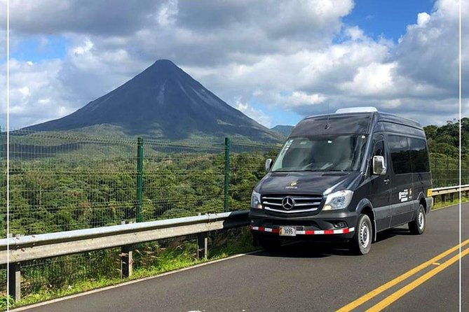 shared-shuttle-from-monteverde-to-tamarindo