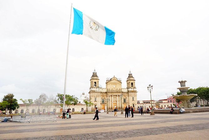 shared-shuttle-panajachel-to-guatemala-city-airport