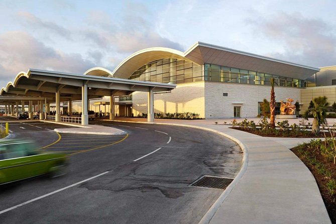 shared-shuttle-round-trip-airport-transportation