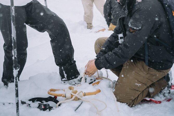 shared-snowshoe-hiking-tour-in-semboku