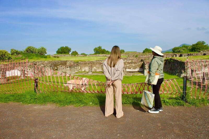 SHARED TOUR OF TEOTIHUACAN WITH BREAKFAST IN CAVE INCLUDED - Who Will Love This Tour?  