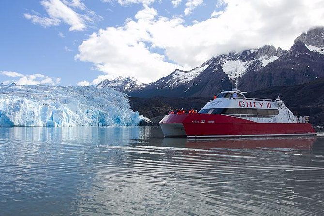 shared-transport-from-puerto-natales-to-lago-grey-rt-or-ow