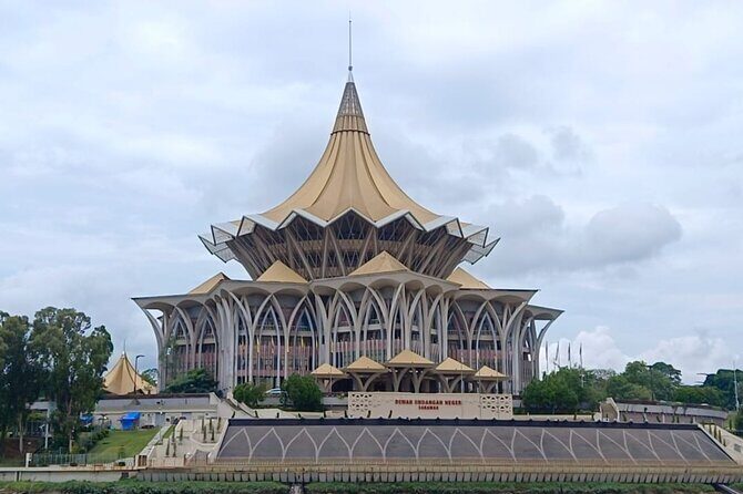 Shared Walking Tour in Kuchings Carpenter Street - Key Points
