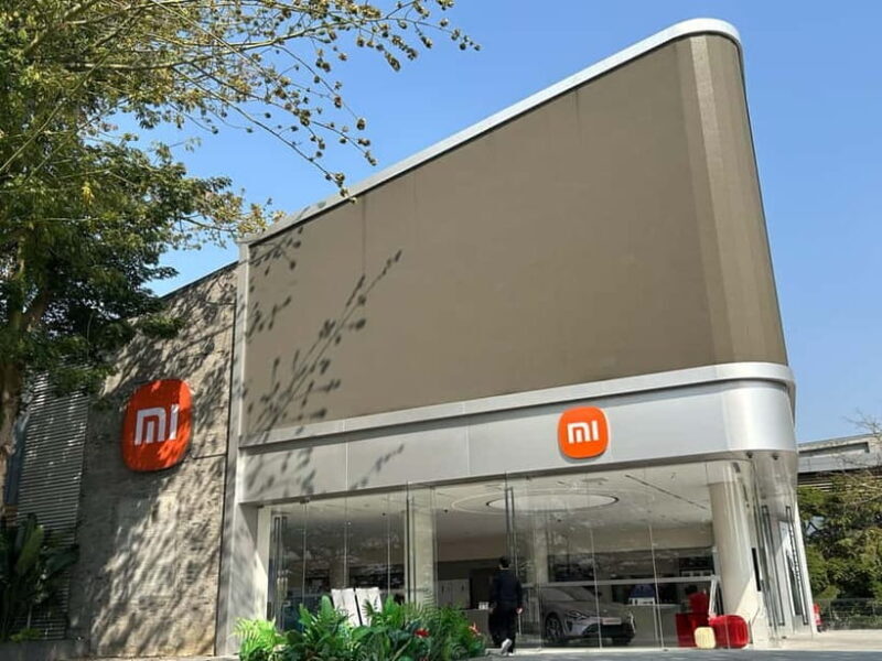 Shenzhen: DJI Flagship Store, Huaqiangbei & Lianhua Tour - Exploring Shenzhen’s Tech Heart: The DJI Flagship Store