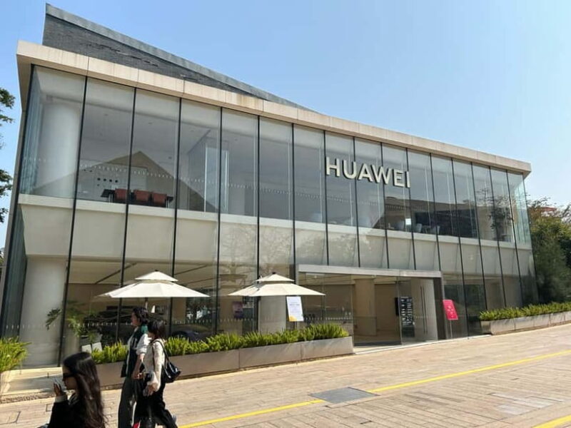 Shenzhen: DJI Flagship Store, Huaqiangbei & Lianhua Tour - Panoramic Views from Lianhua Mountain