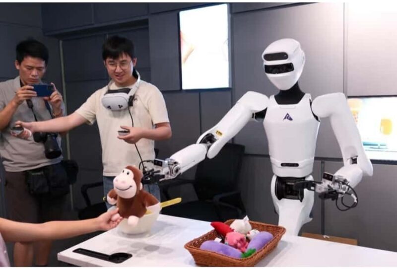 Shenzhen: High-Tech Tour at 6S Store & Electronic Market - An In-Depth Look at Shenzhens Tech Scene