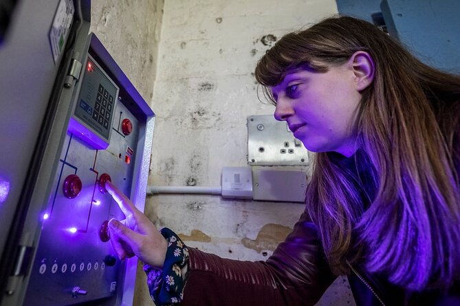 shepton-mallet-prison-escape-room-the-hole