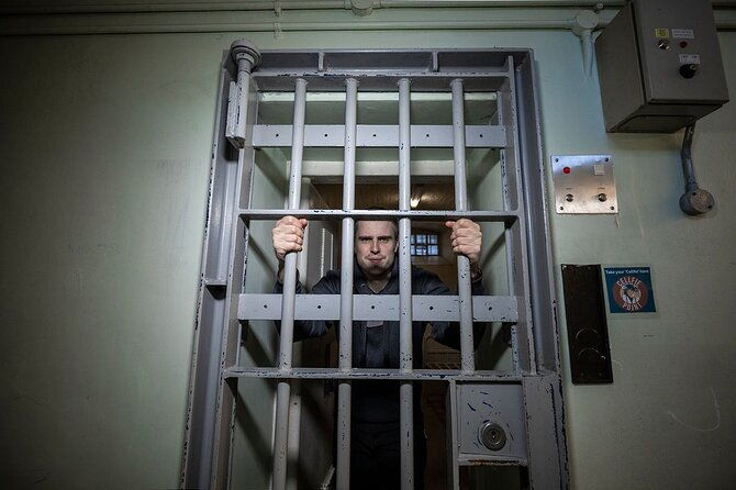 shepton-mallet-prison-escape-room-the-hole