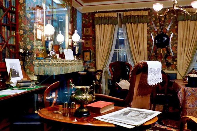 sherlock-holmes-museum-westminster-walking-tour