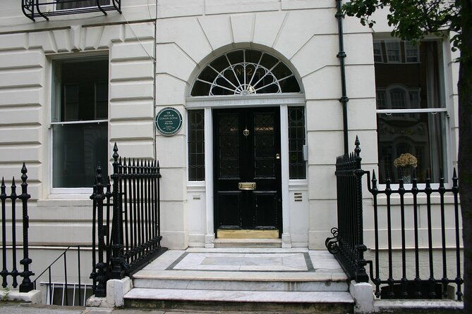 sherlock-holmes-old-london-very-small-group-walking-tour