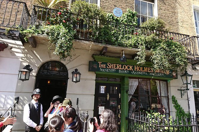 sherlock-holmes-private-guided-tour-bbc-series-traditional-locations