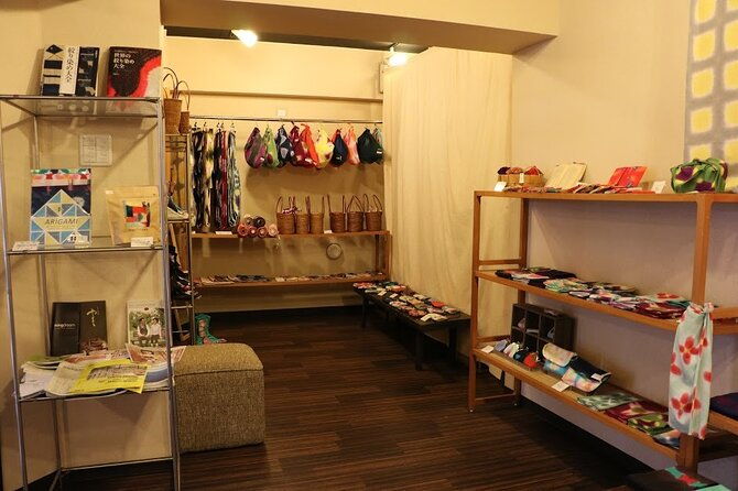 shibori-tie-dye-workshop-and-arimatsu-city-tour