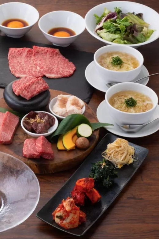 shibuya-night-tour-wagyu-yakiniku-and-stand-up-comedy