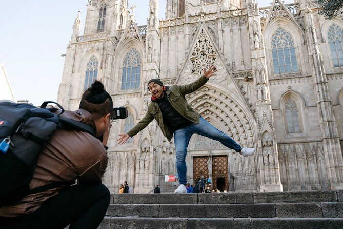 shine-in-the-streets-of-barcelona-with-professional-photographer