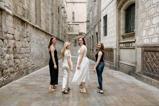 shine-in-the-streets-of-barcelona-with-professional-photographer