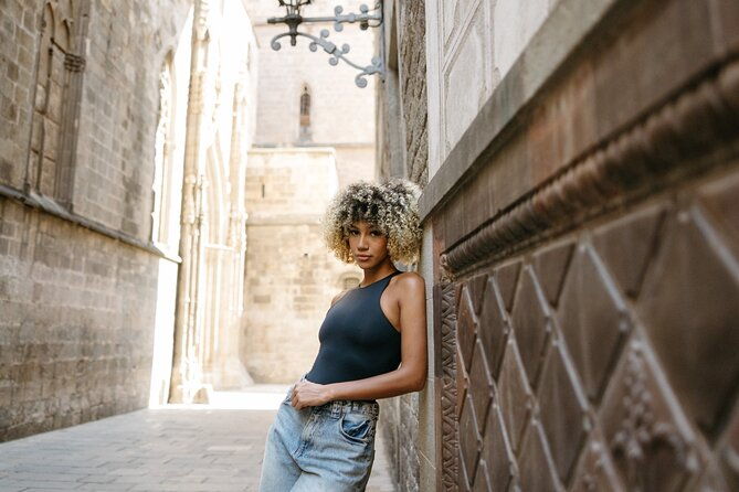shine-in-the-streets-of-barcelona-with-professional-photographer