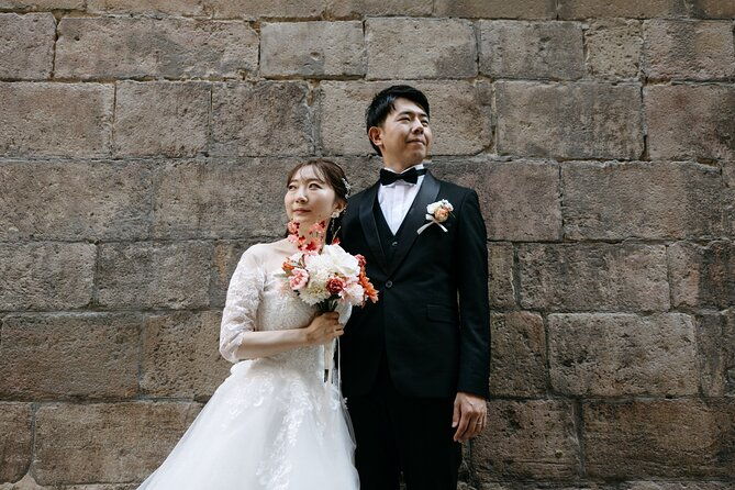 shine-in-the-streets-of-barcelona-with-professional-photographer