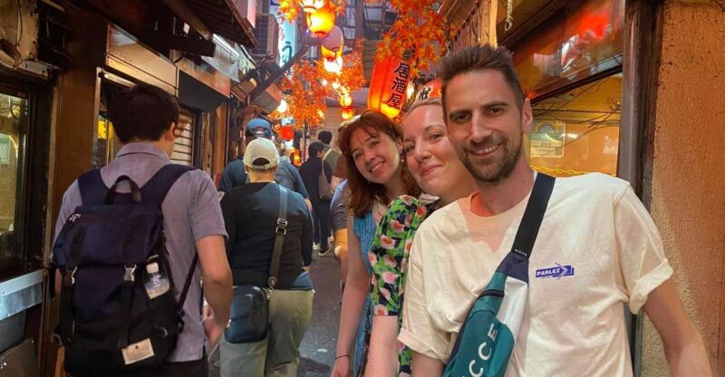 shinjuku-bar-hopping-night-tour-at-japanese-izakaya